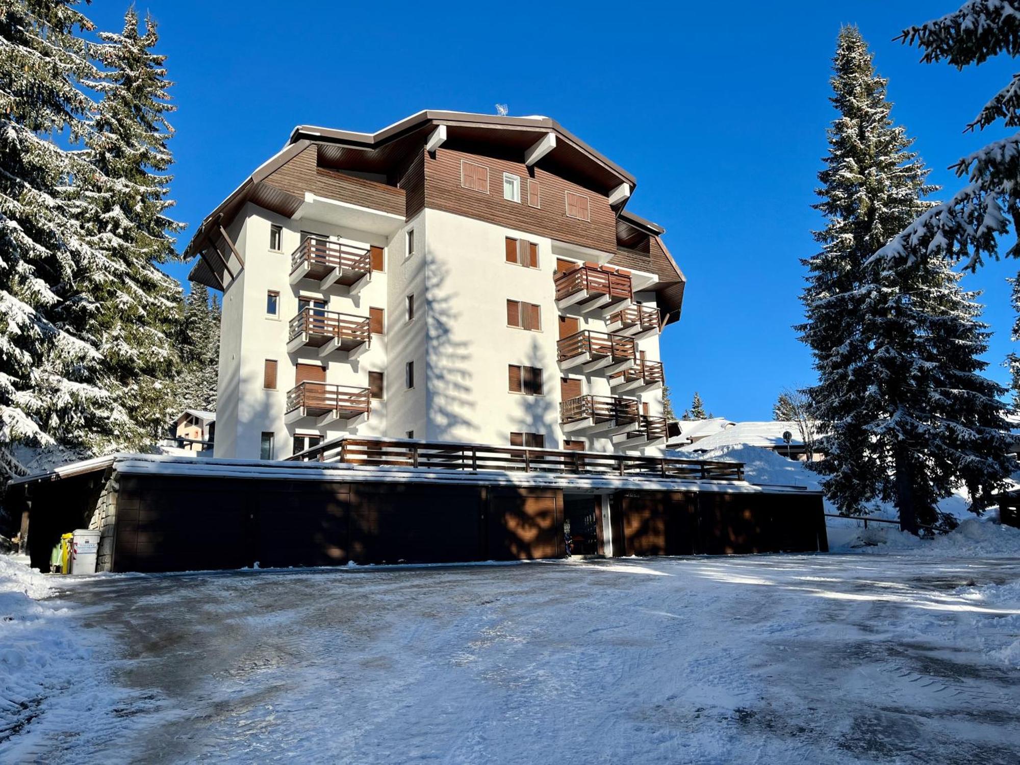 Sunny Two Room Apartment In Campo Carlo Magno Madonna di Campiglio Exterior photo